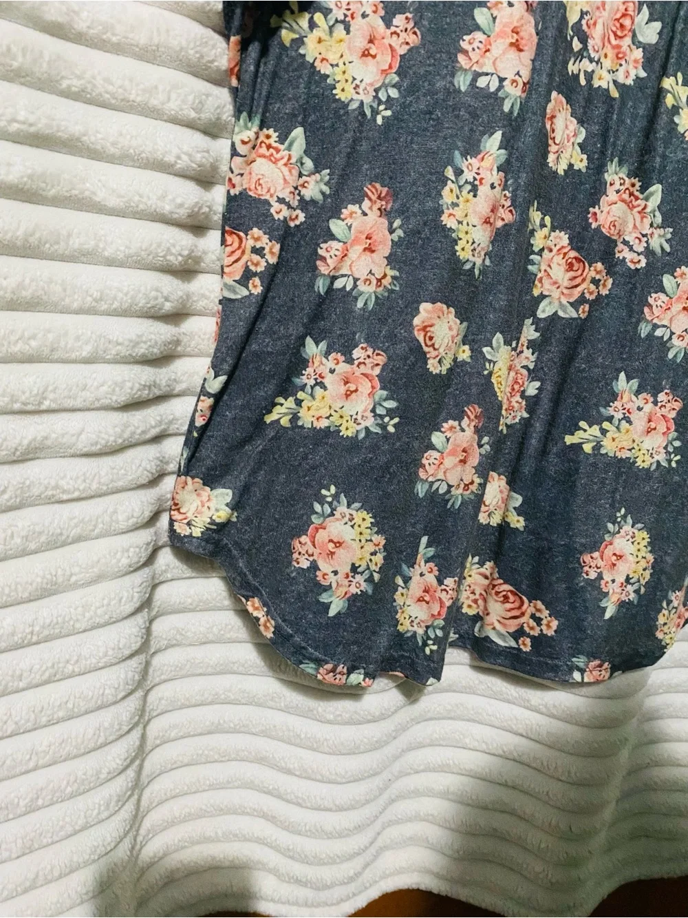 Ceasikery Floral Raglan Tee in Navy Floral and Gray